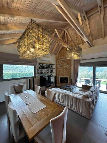 Villa Anna — 4-Star Luxury Hotel in None, Greece
