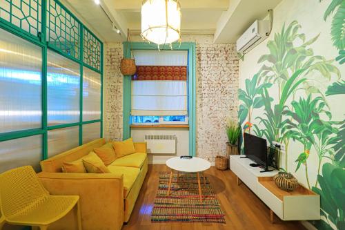Unique and Beautiful 1BR Apt in Historic Tbilisi by Wehost