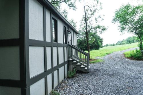 Tiny Home Cottage Near the Smokies #7 Tilly - photo 3