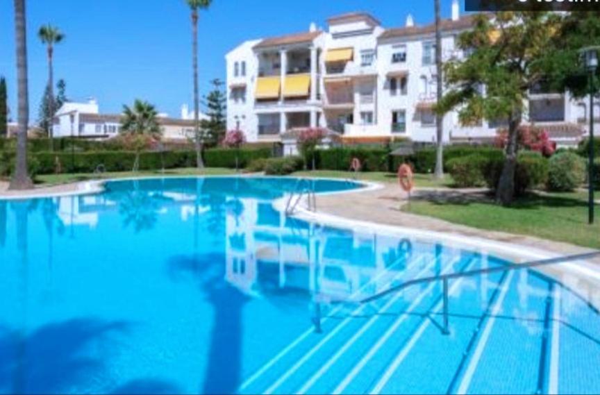 Encantador Junto Paseo Maritimo Y Puerto Banus — Marbella