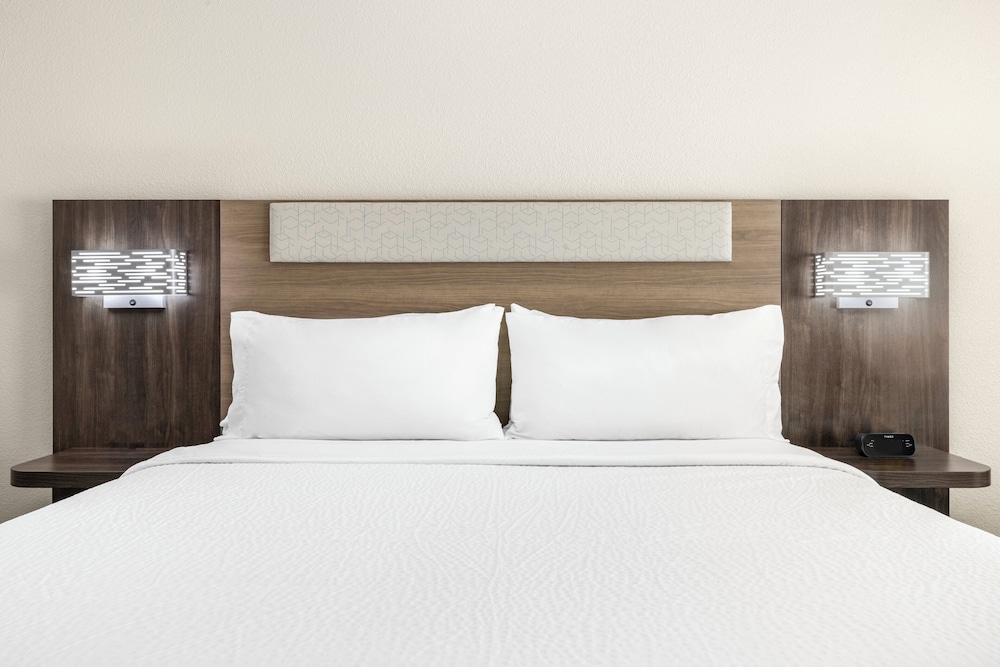 Holiday Inn Express & Suites Phoenix West Tolleson by IHG - photo 12