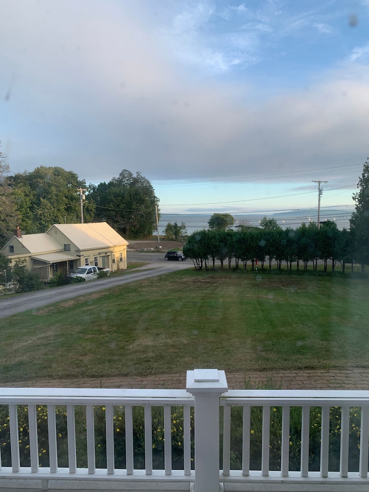 Captain Sweetser's Inn - photo 34