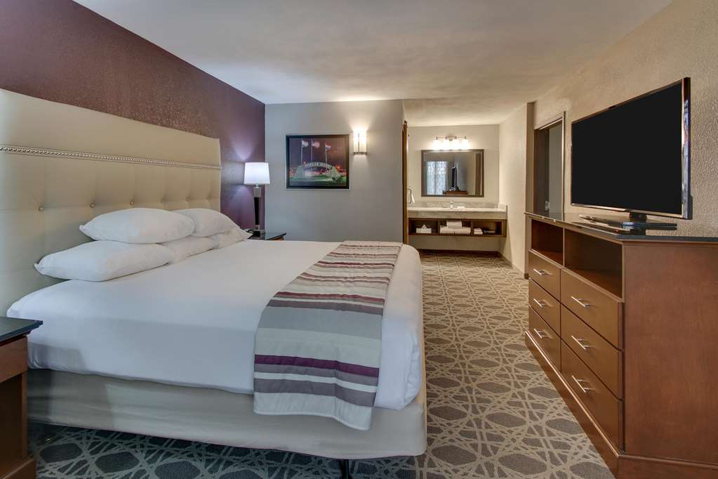 Drury Inn & Suites Poplar Bluff - photo 17