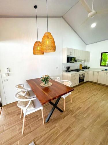 Casa Garza con a c y wifi — 4-Star Luxury Hotel in Quepos, Costa Rica