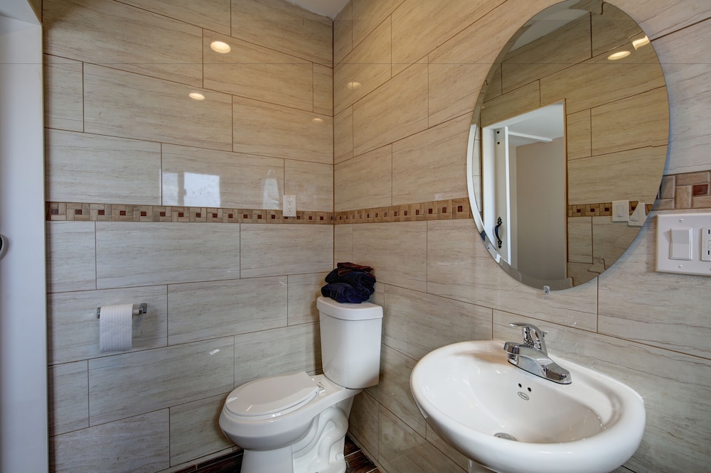 Tradewinds All Suite Hotel - photo 27
