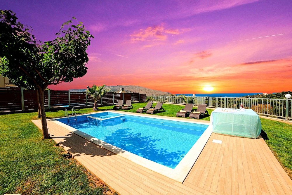 Sunlight Villas — 4-Star Luxury Hotel in Georgioupolis, Greece