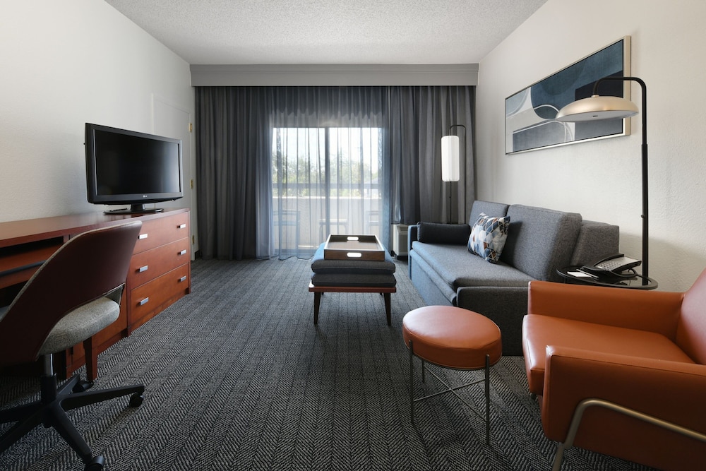 Courtyard by Marriott Dallas Las Colinas - photo 18
