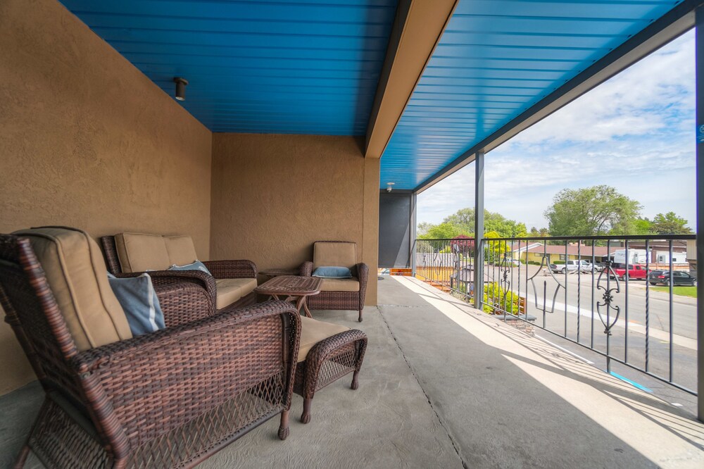 Blue Lakes Inn & Extended Stay - photo 47