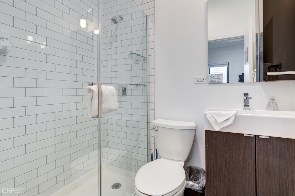 Enjoy A Little Me Time At Your Own Personal Oasis In The Windy City 747 Lofts Cabin 206 by RedAwning - photo 4
