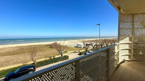 SE171 Senigallia nuovo trilocale fronte mare — 4-Star Luxury Hotel in Senigallia, Italy