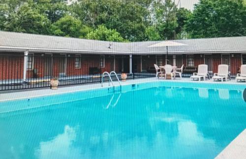 Merrimac Inn & Suites - photo 16