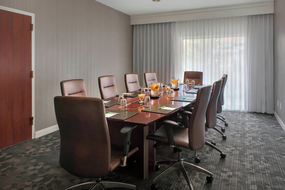 Courtyard by Marriott Basking Ridge - photo 34