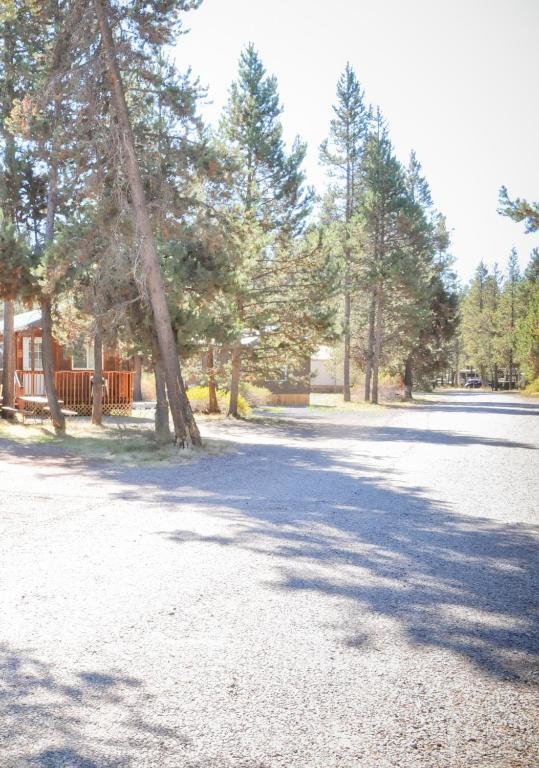 Bend Sunriver Camping Resort Two Bedroom Cabin 5 - last minute hotel in Sunriver