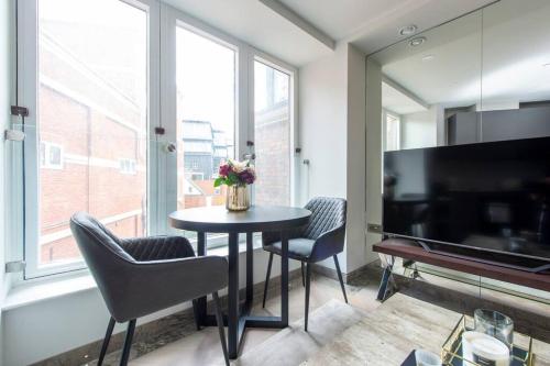 Chic Central Reading 1Br Apt Chrl F2