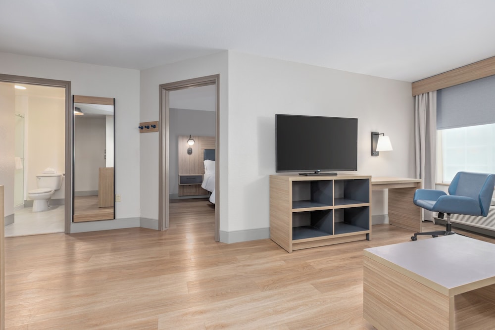 Candlewood Suites Houston by IHG - photo 9