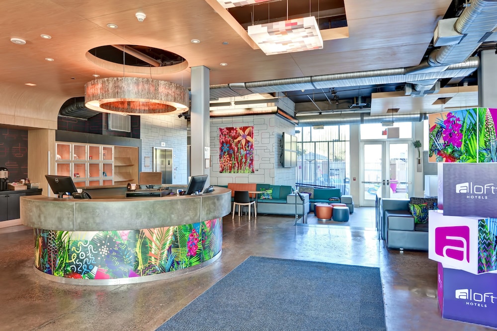 Aloft Phoenix Airport - photo 4