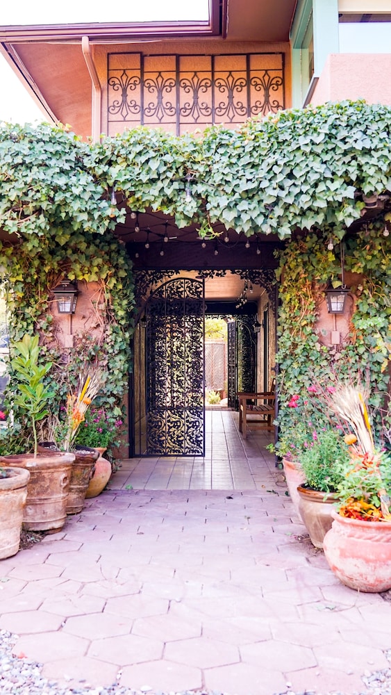 Lantern Light Inn Romantic Getaway in Sedona, United States