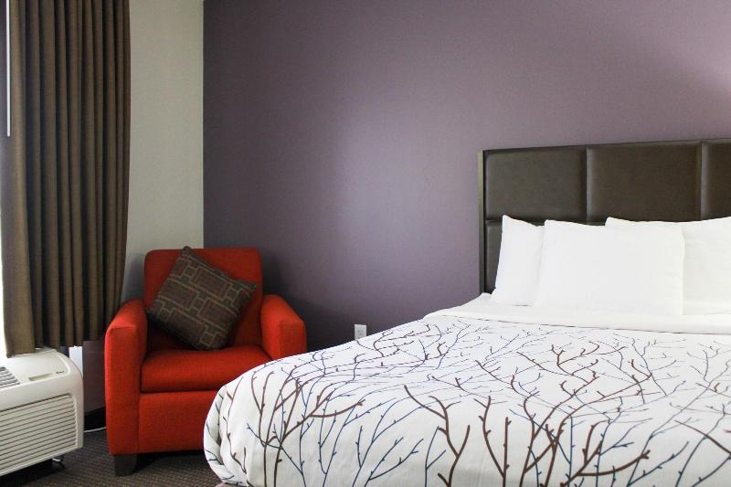 Parkwood Inn & Suites - photo 33