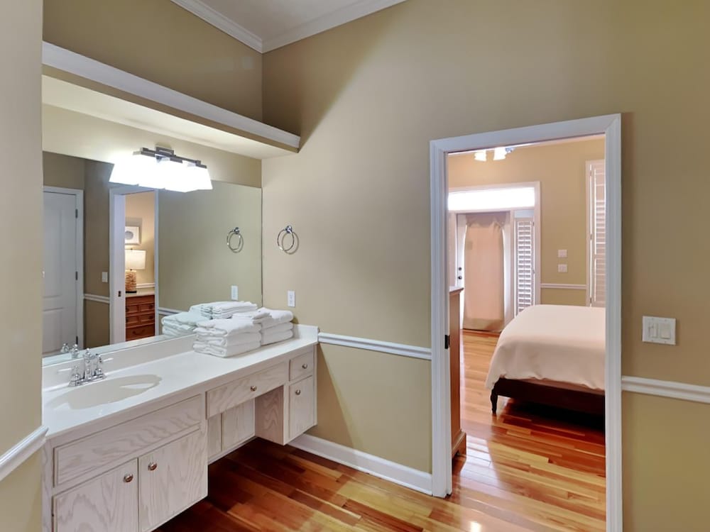 Camellia House - photo 17