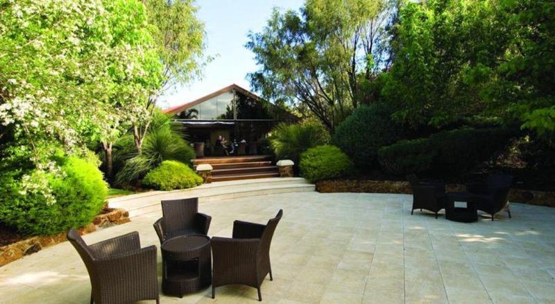 Windmills Break - carbon neutral hotel in Yallingup