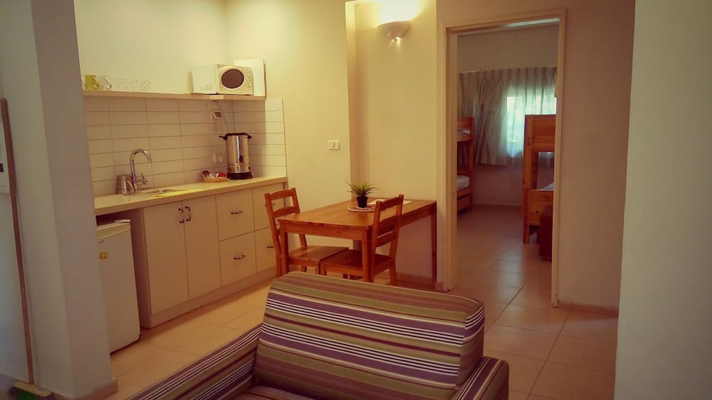 Kibbutz Tiratzvi Country Lodging — Bet She'an — photo 5