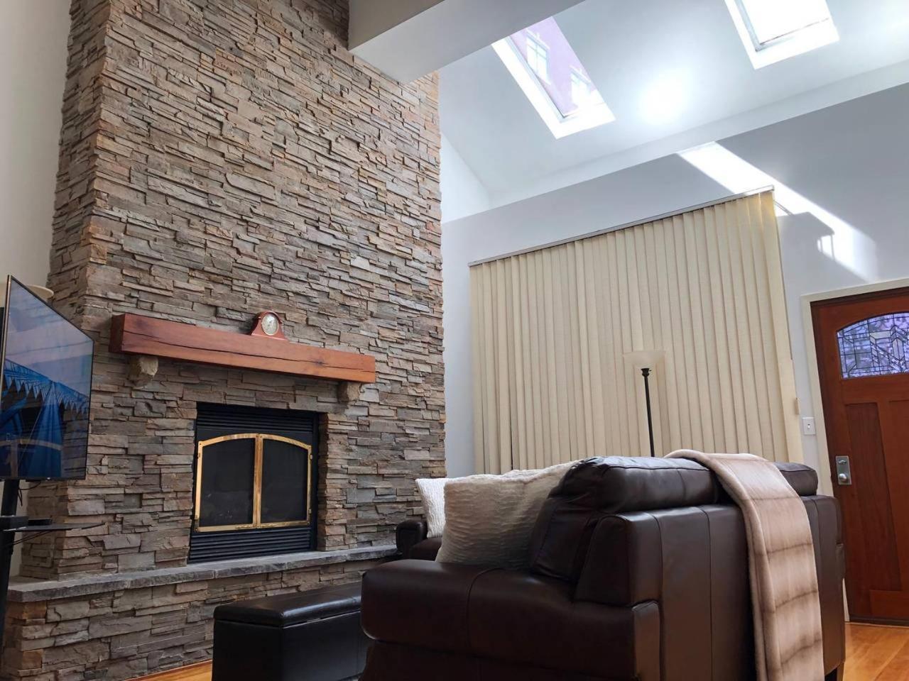 Full loft style apartment near Omni — 4-Star Luxury Hotel in New Haven, United States