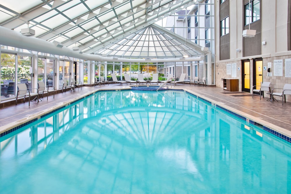 Holiday Inn Express Hotel & Suites Belleville by IHG - photo 37