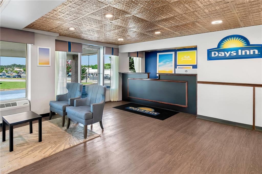 Days Inn by Wyndham Seneca Clemson Area - photo 10