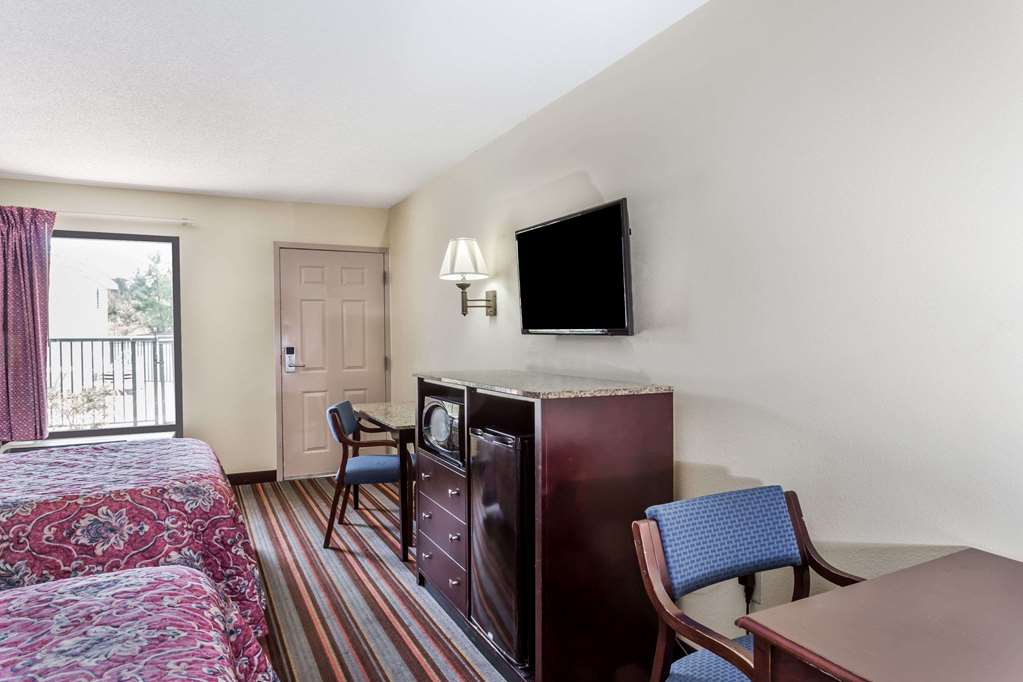 Days Inn by Wyndham Sanford — hotel in Sanford