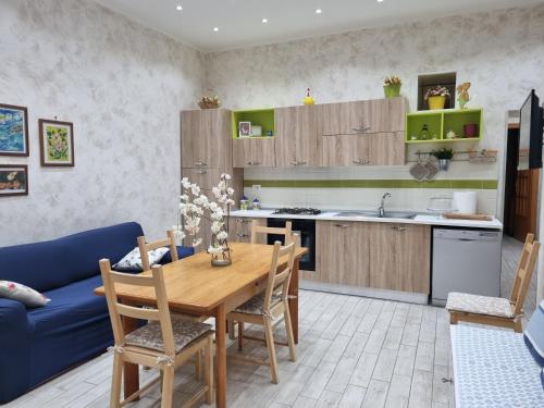 Casa Vacanza Sweet Home — 4-Star Luxury Hotel in Giardini-Naxos, Italy