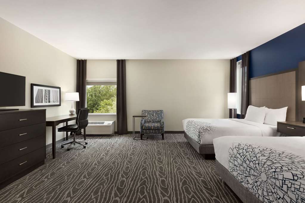 La Quinta Inn & Suites by Wyndham Rock Hill - photo 27