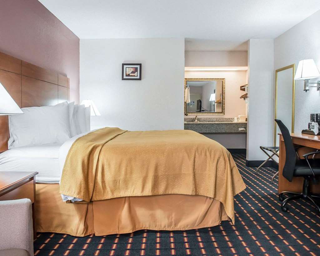 Quality Inn Marianna South - photo 10