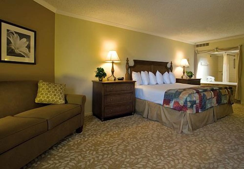 Weathervane Terrace Inn and Suites - photo 18