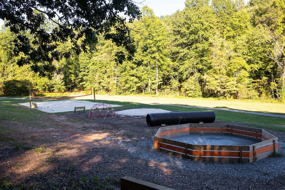 Emberglow Outdoor Resort - photo 300