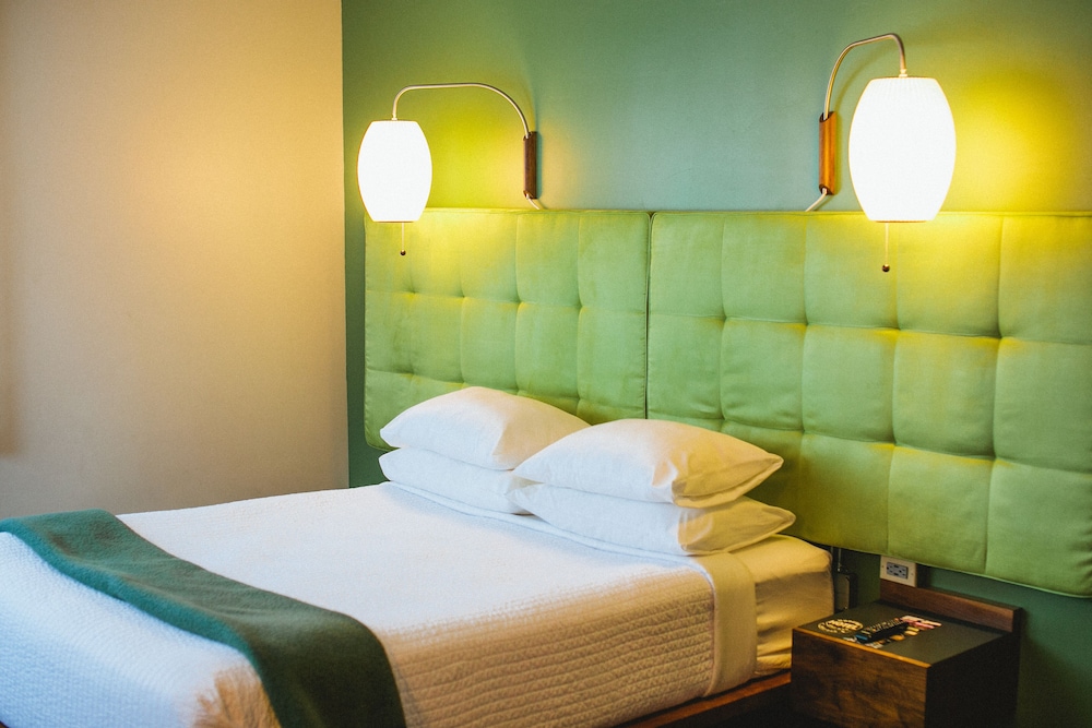 Modern Hotel - photo 20