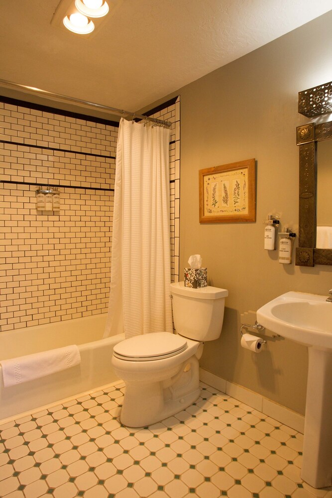 Inn on the Paseo - photo 45