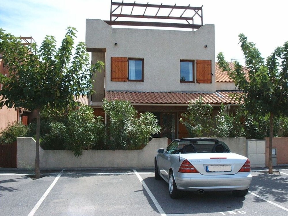 South of France Modern Retreat — 4-Star Luxury Hotel in Gruissan, France