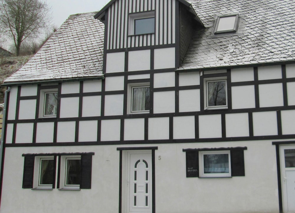Spacious Holiday Home With Terrace — 4-Star Luxury Hotel in Schmallenberg, Germany