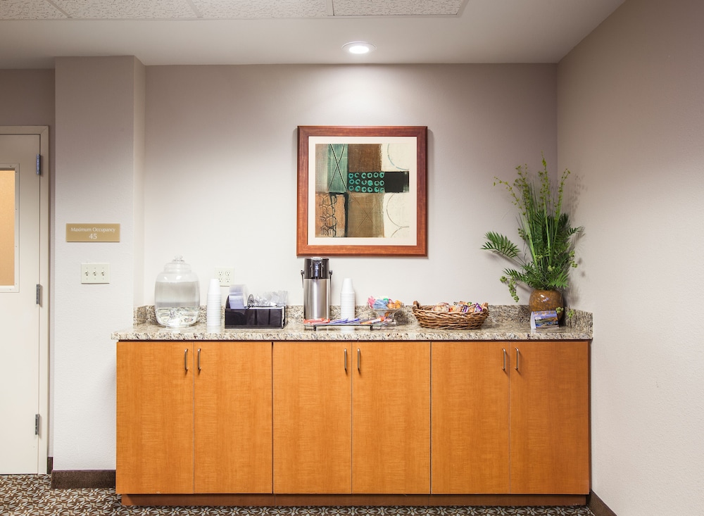 Candlewood Suites El Paso North by IHG - photo 32