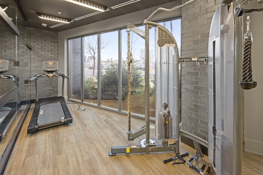Global Luxury Suites at Tribeca - photo 25