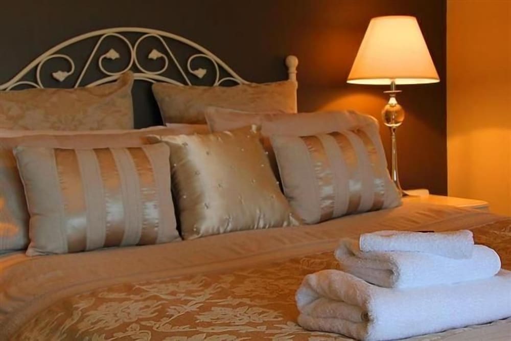 Cambridge Coach House — 4-Star Luxury Hotel in Cambridge, New Zealand