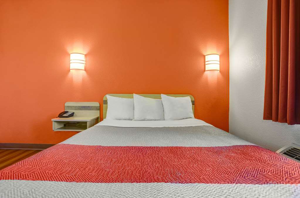 Motel 6 Lemoore CA - photo 4