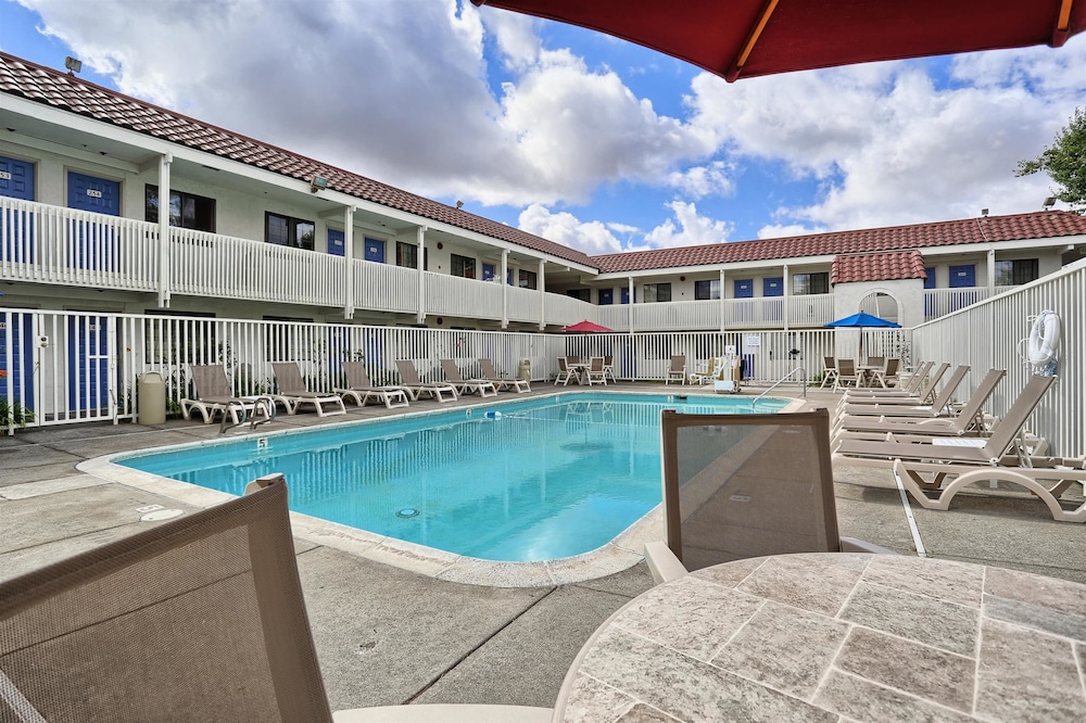 Super 8 by Wyndham Petaluma - photo 26