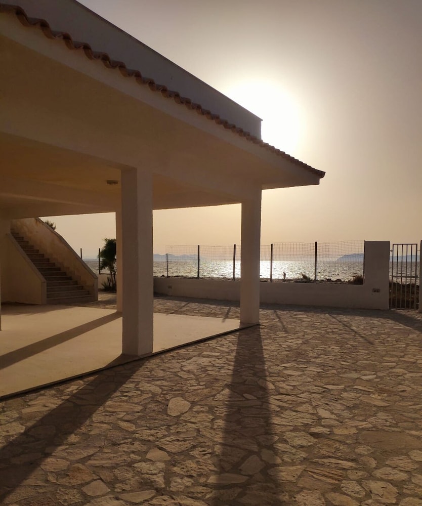 Casa Baciata Dal Mare — 4-Star Luxury Hotel in Marsala, Italy