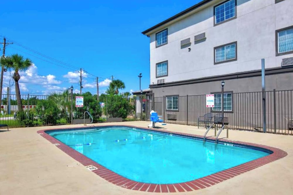 OYO Townhouse Sulphur LA Extended Stay - photo 19