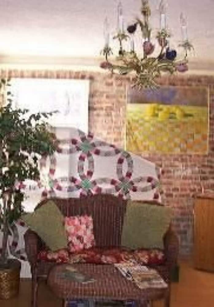 Elkhorn Inn & Theatre - photo 23