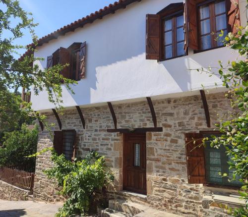 maion: Traditional house Nikiti old village — 4-Star Luxury Hotel in Nikiti, Greece