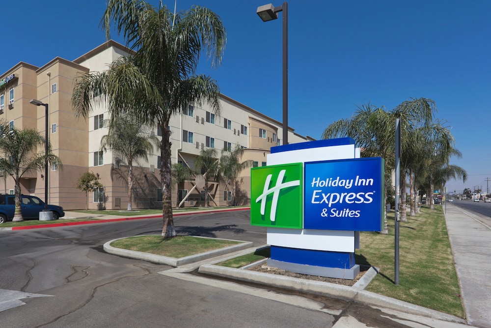 Holiday Inn Express and Suites Bakersfield Central by IHG - photo 43