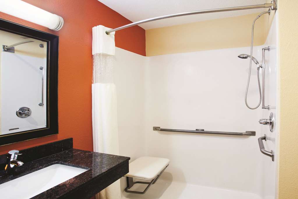 La Quinta Inn & Suites by Wyndham Florence - photo 53