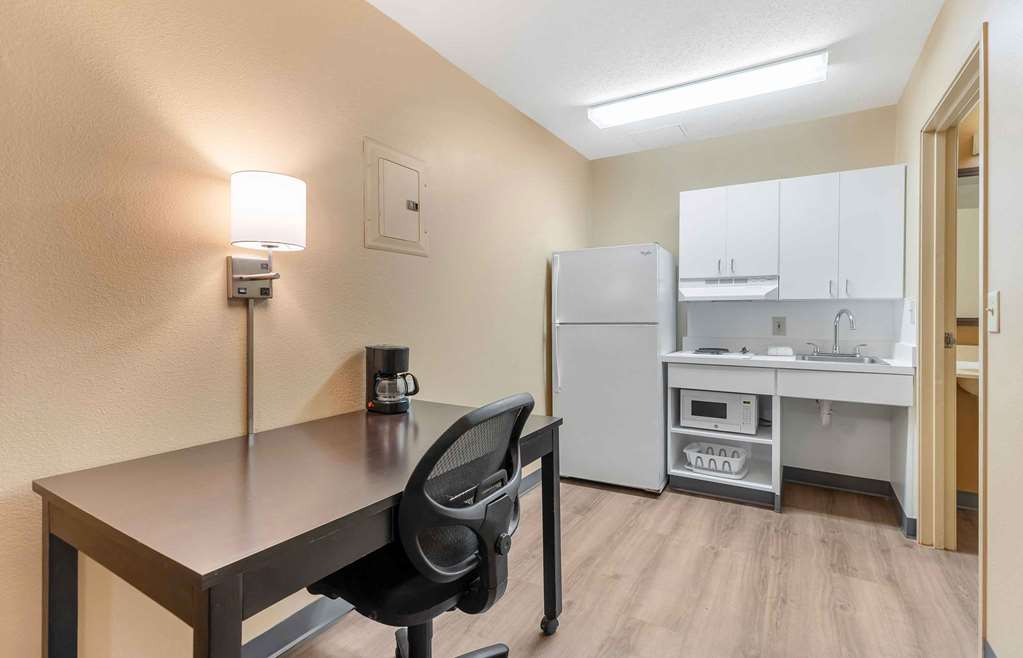 Extended Stay America Select Suites St. Louis Westport E Lackland Rd - photo 12